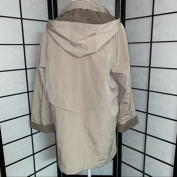 🌸Nautica Rain coat - Picture 2 of 4